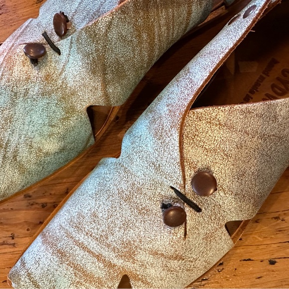 Women's Turquoise Blue Tannish Leather Shoes, Cydwoq Pavilion - Picture 6 of 7
